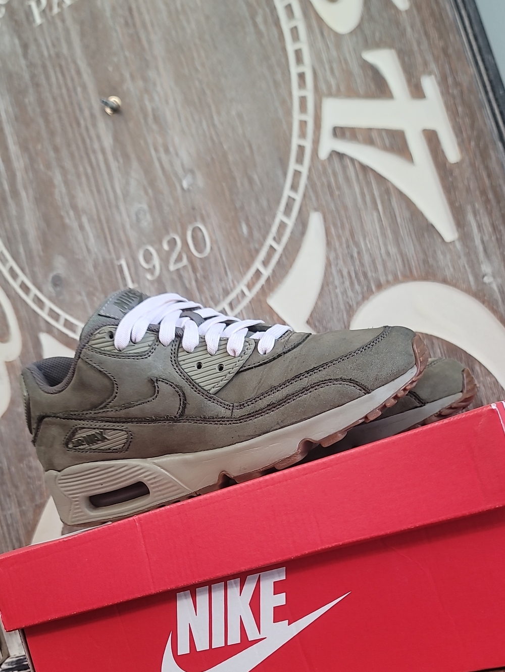 Nike Air Max 90 Winter Premium "Medium Olive/Pink" Wmns 6.5, Good Condition - Picture 16 of 16
